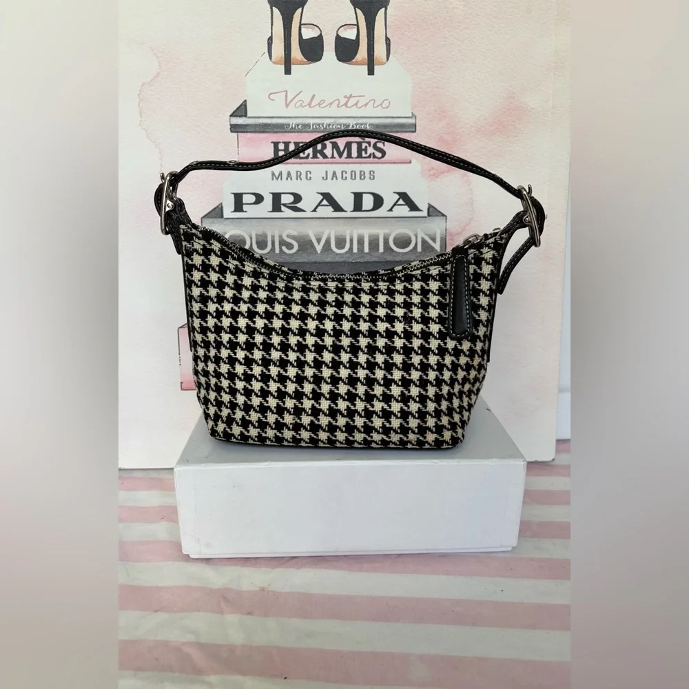 Vintage Y2K Coach Wool Houndstooth Demi Shoulder Baguette Bag #G2J-7711 9.5”x6”